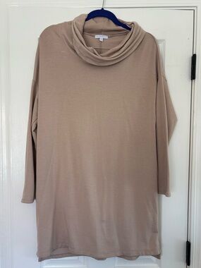 Beyond Yoga Turtleneck Yoga Top Size M